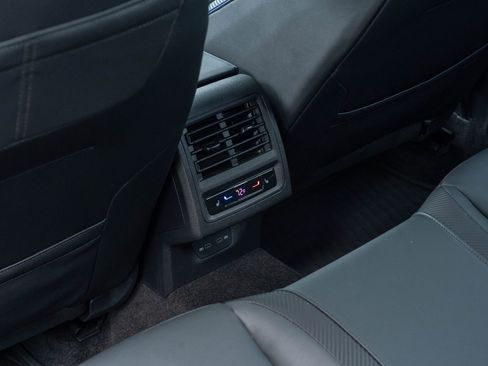 Used 2024 Volkswagen Golf R 2.0T image 28