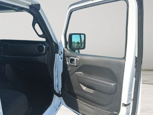 Used 2022 Jeep Wrangler Unlimited Sport w/ Sun And Sound Package AWD/4WD image 19