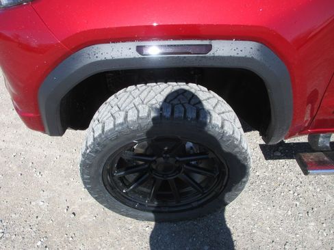 New 2026 GMC Canyon Denali image 13