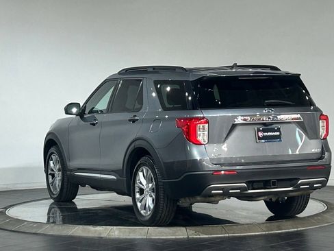 Used 2022 Ford Explorer XLT w/ Equipment Group 202A AWD/4WD image 7