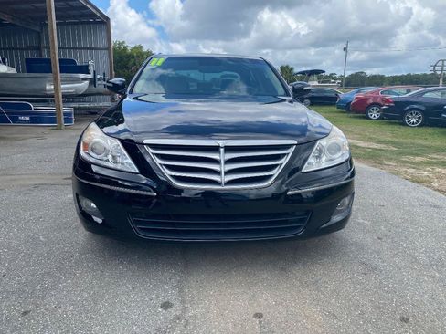 Used 2011 Hyundai Genesis 3.8 RWD image 4