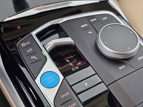 Used 2024 BMW i4 eDrive40 w/ Convenience Package image 30