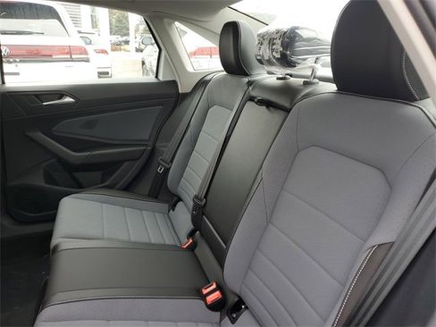 New 2026 Volkswagen Jetta SE image 8