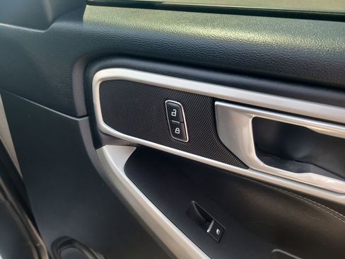 Certified 2022 Ford Explorer XLT w/ Equipment Group 202A image 30