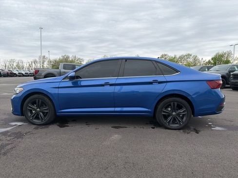 Used 2024 Volkswagen Jetta SE image 12