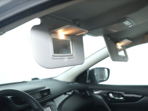 Used 2019 Nissan Rogue Sport SV image 19