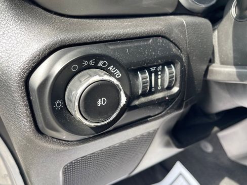 Used 2021 Jeep Wrangler Unlimited Sahara AWD/4WD image 14