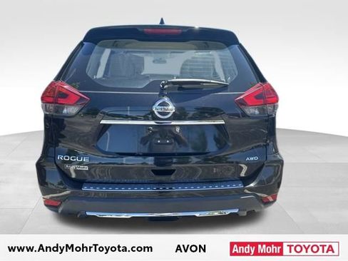 Used 2017 Nissan Rogue S AWD/4WD image 6