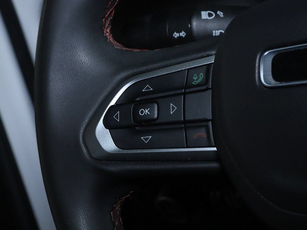 Used 2025 Jeep Compass Trailhawk AWD/4WD image 22
