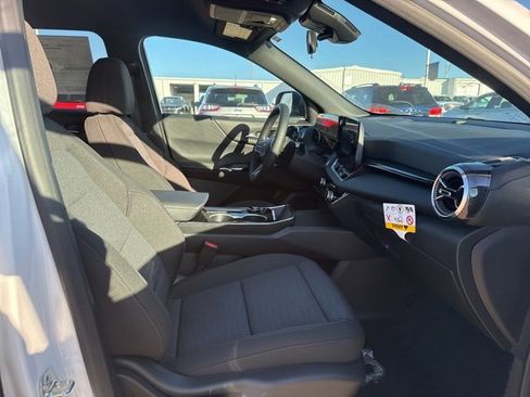 New 2026 Chevrolet Equinox LT image 24