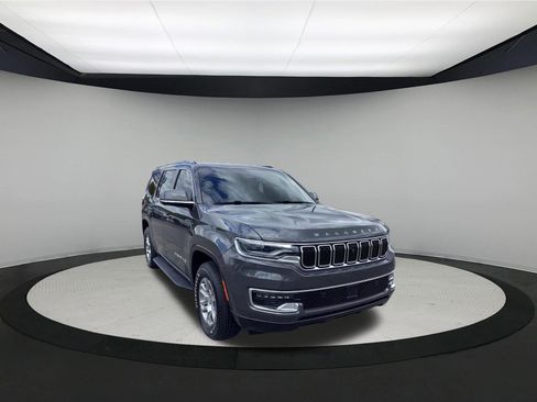Used 2022 Jeep Wagoneer Series I w/ Convenience Group I AWD/4WD image 2