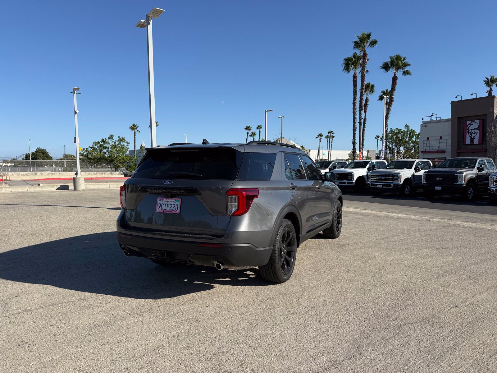 Used 2023 Ford Explorer ST-Line w/ Class IV Trailer Tow Package RWD image 3