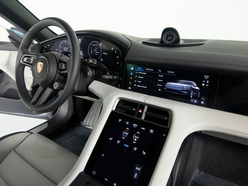 New 2026 Porsche Taycan 4 Cross Turismo AWD/4WD image 31