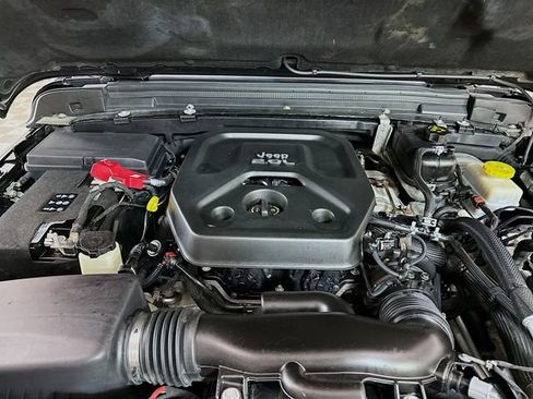 Used 2019 Jeep Wrangler Unlimited Rubicon image 29