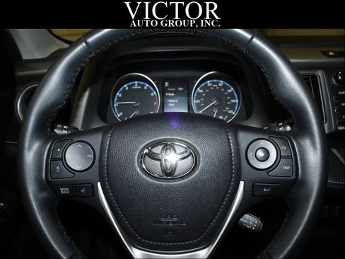 Used 2018 Toyota RAV4 XLE AWD/4WD image 20