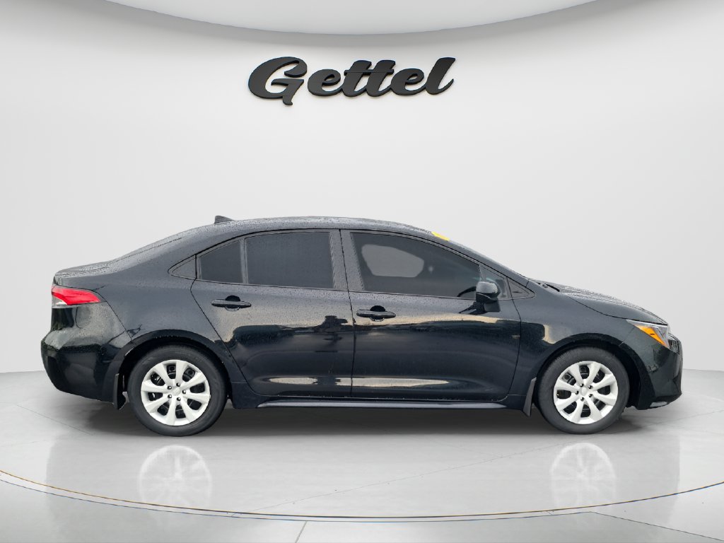 Used 2025 Toyota Corolla LE FWD image 4