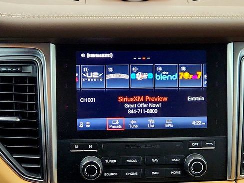 Used 2018 Porsche Macan Turbo image 19