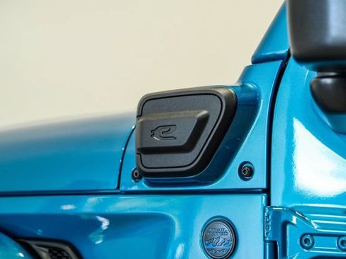 Used 2024 Jeep Wrangler Unlimited w/ Convenience Group AWD/4WD image 38