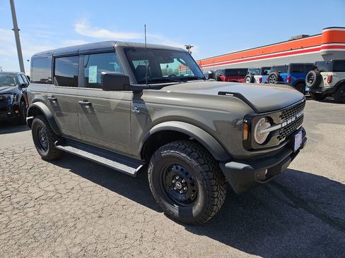 New 2026 Ford Bronco Outer Banks image 1