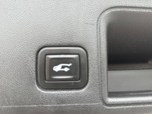 Used 2022 GMC Terrain SLT w/ Infotainment Package II image 15