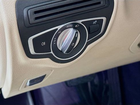 Used 2020 Mercedes-Benz GLC 300 image 12