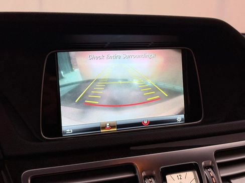 Used 2016 Mercedes-Benz E 350 4MATIC Sedan image 33