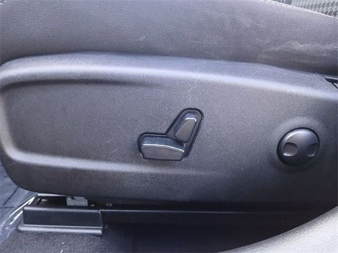 Used 2023 Dodge Charger SXT image 37