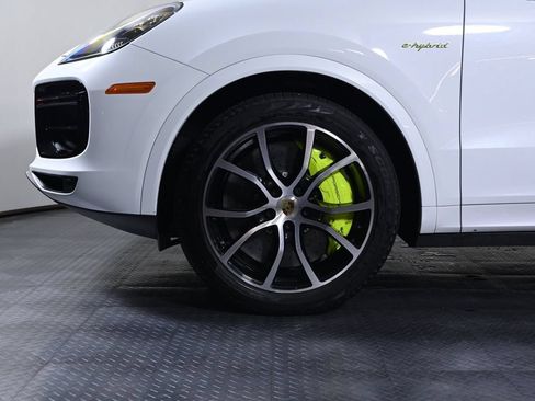 Certified 2023 Porsche Cayenne Turbo S AWD/4WD image 30