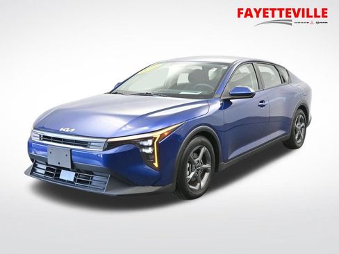 Used 2025 Kia K4 FWD image 1