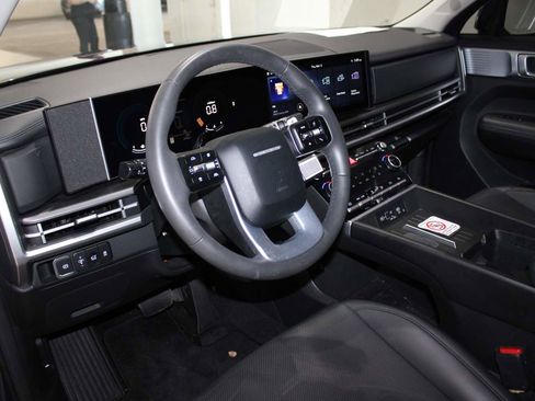 Used 2025 Hyundai Santa Fe SEL w/ Tow & Go Package image 9