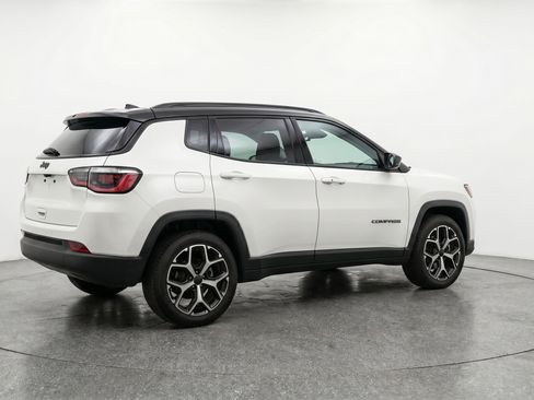 Used 2025 Jeep Compass Limited AWD/4WD image 9