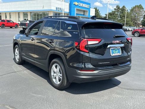 Used 2023 GMC Terrain SLE w/ Driver Convenience Package AWD/4WD image 5