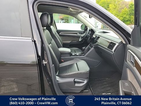 Certified 2022 Volkswagen Atlas SE w/ Panoramic Sunroof Package AWD/4WD image 17