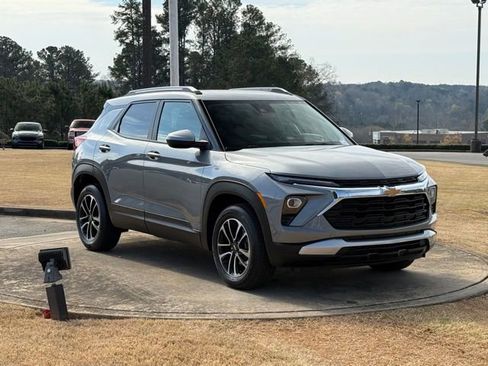 Used 2025 Chevrolet TrailBlazer LT image 9