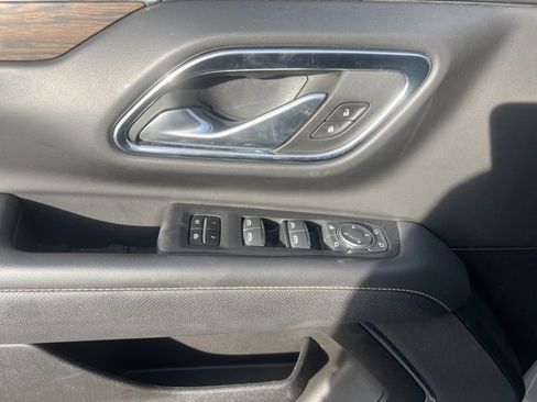 Used 2024 Chevrolet Suburban Premier image 12