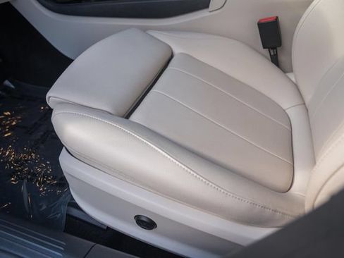 Certified 2025 Mercedes-Benz CLA 250 4MATIC image 35