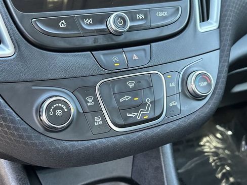 Used 2025 Chevrolet Malibu RS FWD image 26
