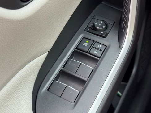 Used 2025 Toyota RAV4 XLE image 26