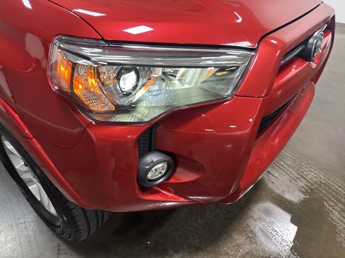 Used 2024 Toyota 4Runner SR5 AWD/4WD image 41