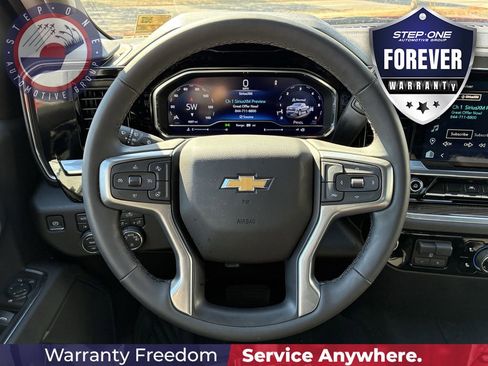Used 2025 Chevrolet Silverado 1500 LT w/ Z71 Off-Road Package AWD/4WD image 17