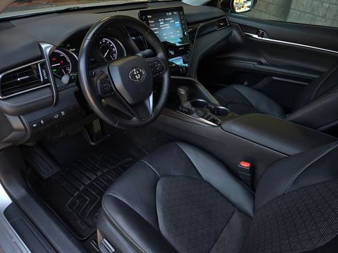 Used 2022 Toyota Camry XSE FWD image 10