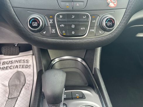 Used 2024 Chevrolet Malibu LT image 19