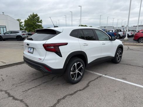 New 2026 Chevrolet Trax RS FWD image 3