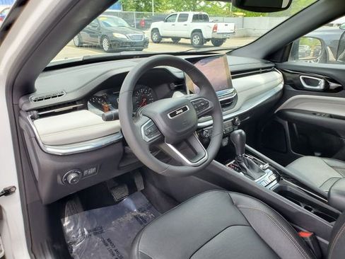 Used 2023 Jeep Compass Limited AWD/4WD image 10