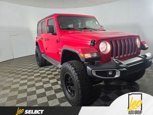 Used 2019 Jeep Wrangler Unlimited Sahara AWD/4WD image 2