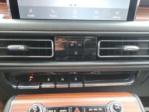 Used 2024 Lincoln Aviator Reserve w/ Elements Package Plus AWD/4WD image 39