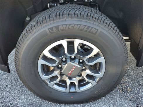 New 2025 GMC Sierra 2500 SLT w/ SLT Premium Package image 13