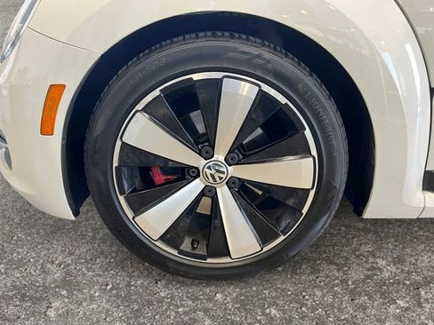Used 2012 Volkswagen Beetle Turbo FWD image 12