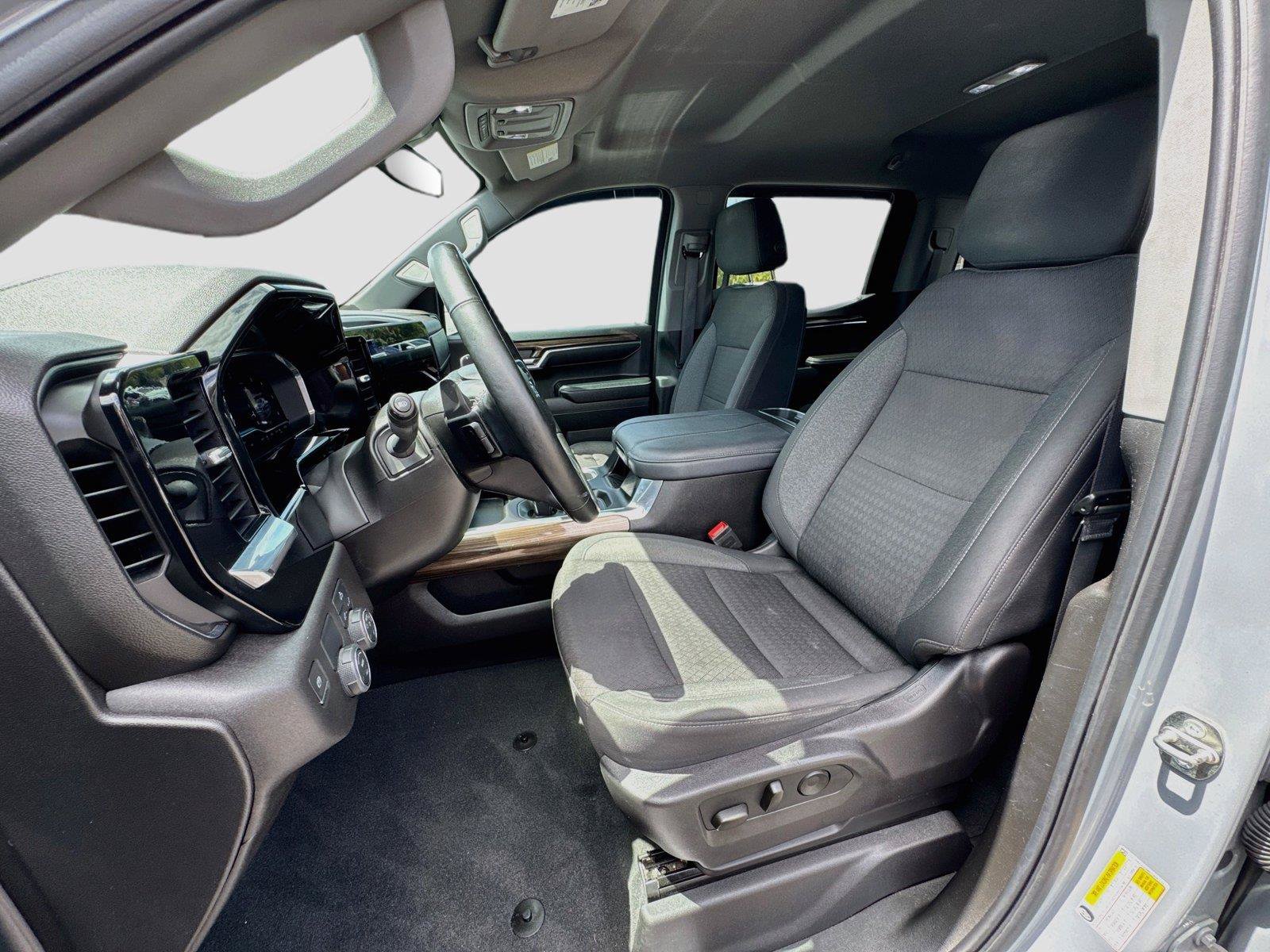 Used 2024 Chevrolet Silverado 1500 RST RWD image 9