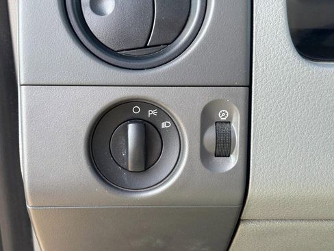 Used 2007 Ford F150 STX image 16